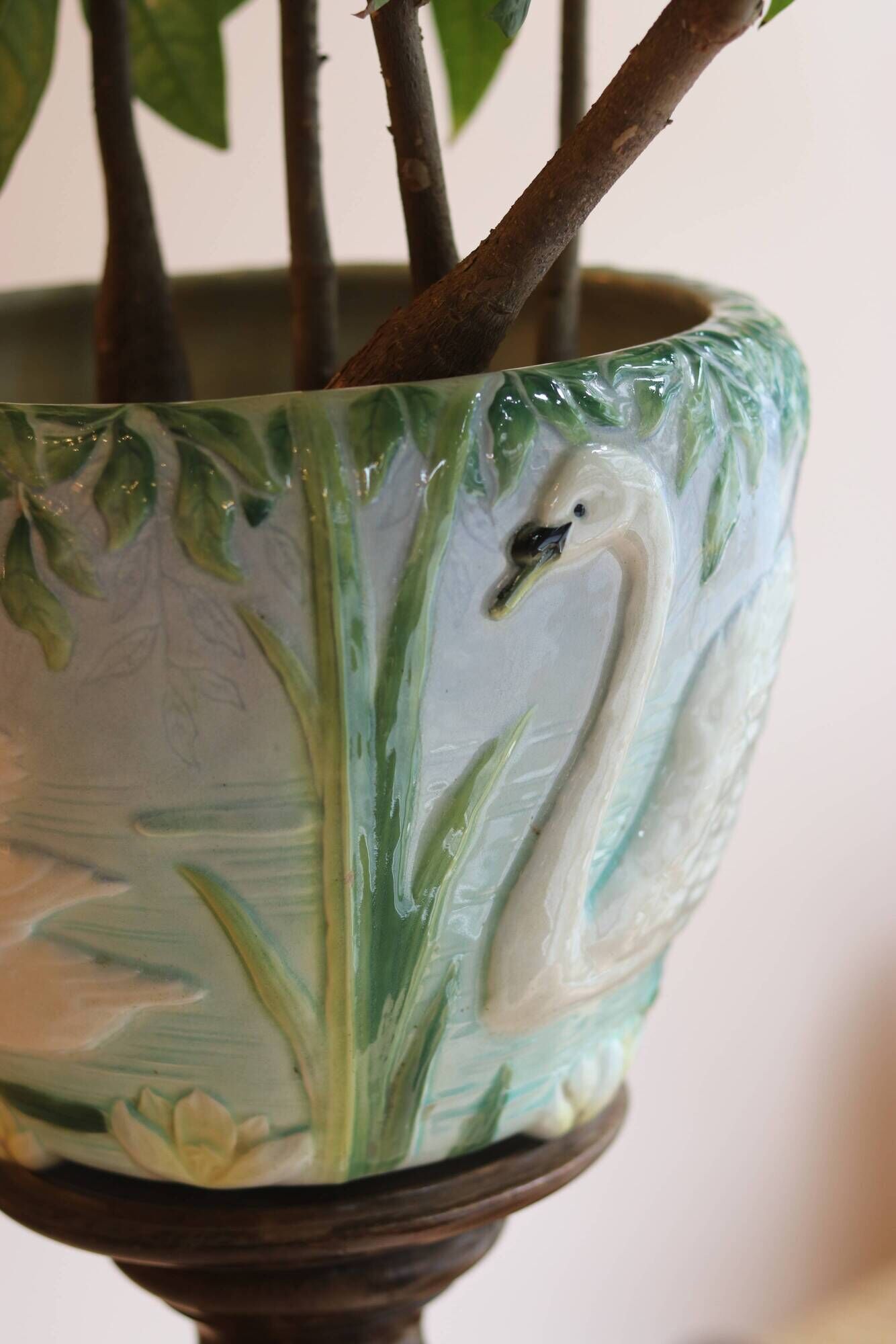 Cache-pot in earthenware Art Nouveau, Saint-Clément factory, around 1900.
