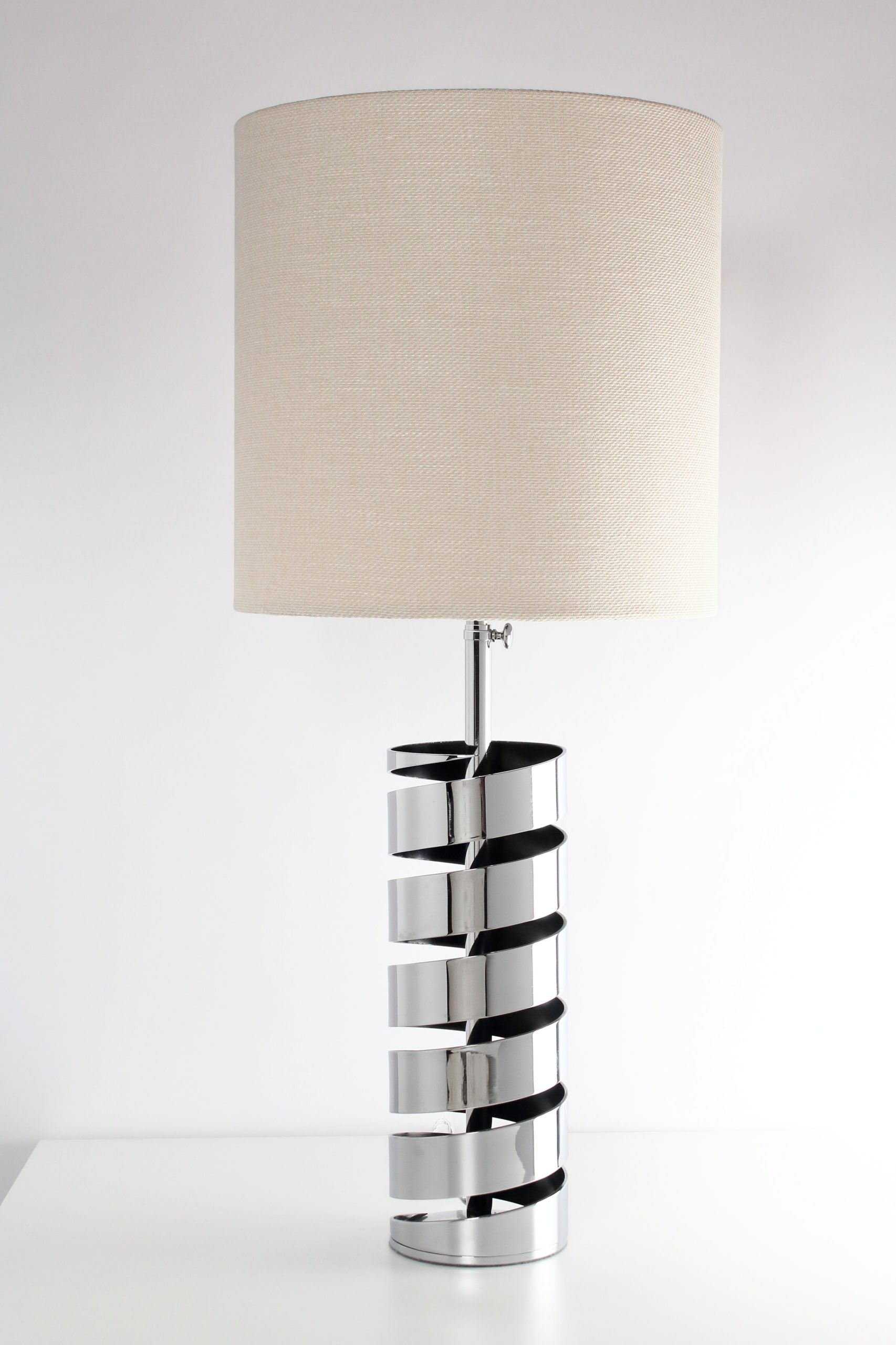Jacques Charpentier, lampe en métal chromé