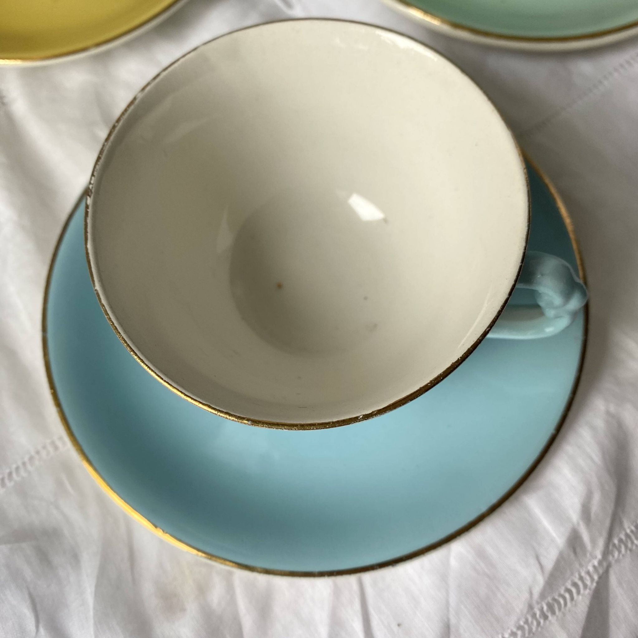 Tasses Moulin des loups  couleur pastel années 60