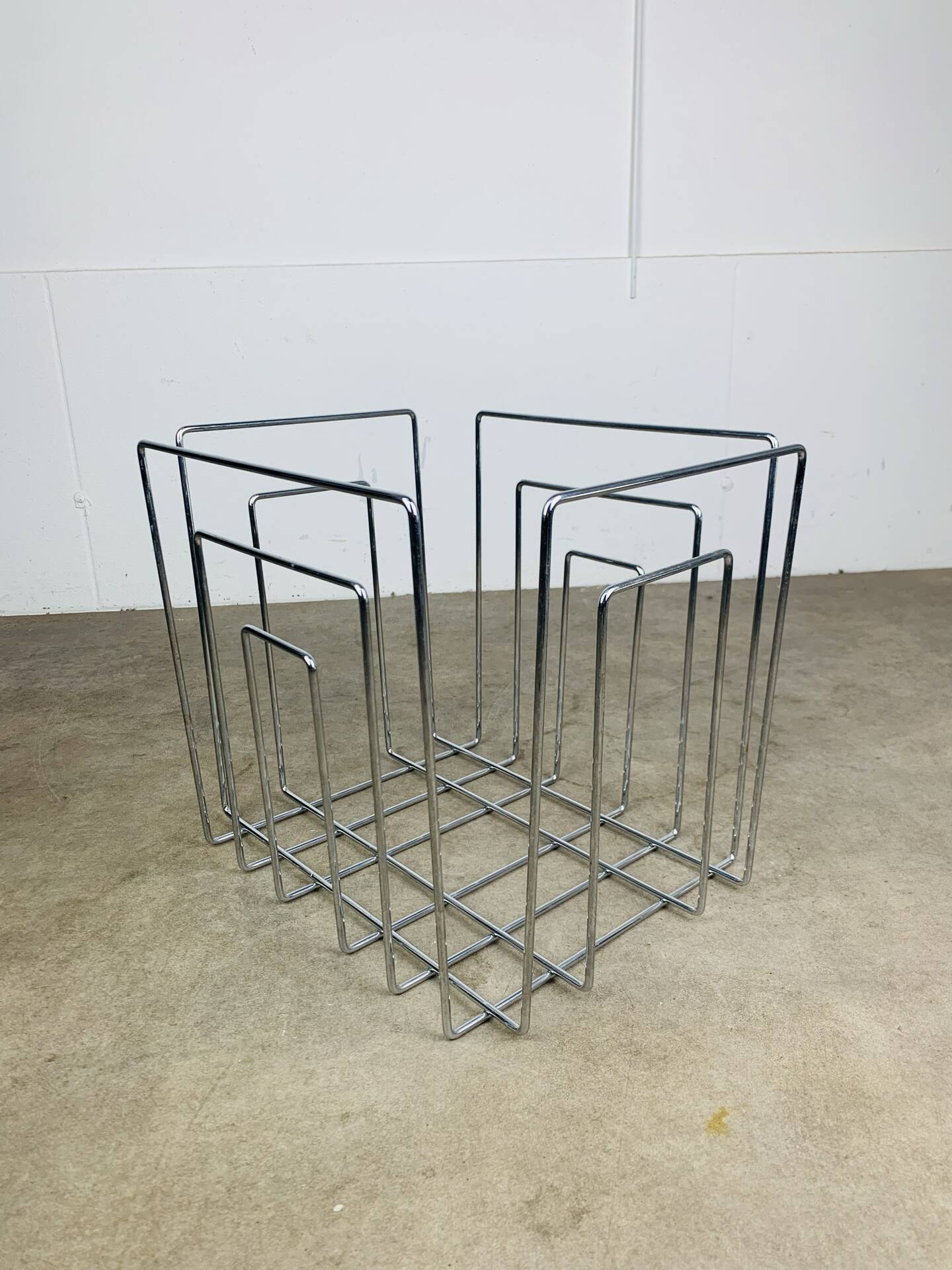 Porte revues métal chromé style Willy Glaeser TMP, années 80