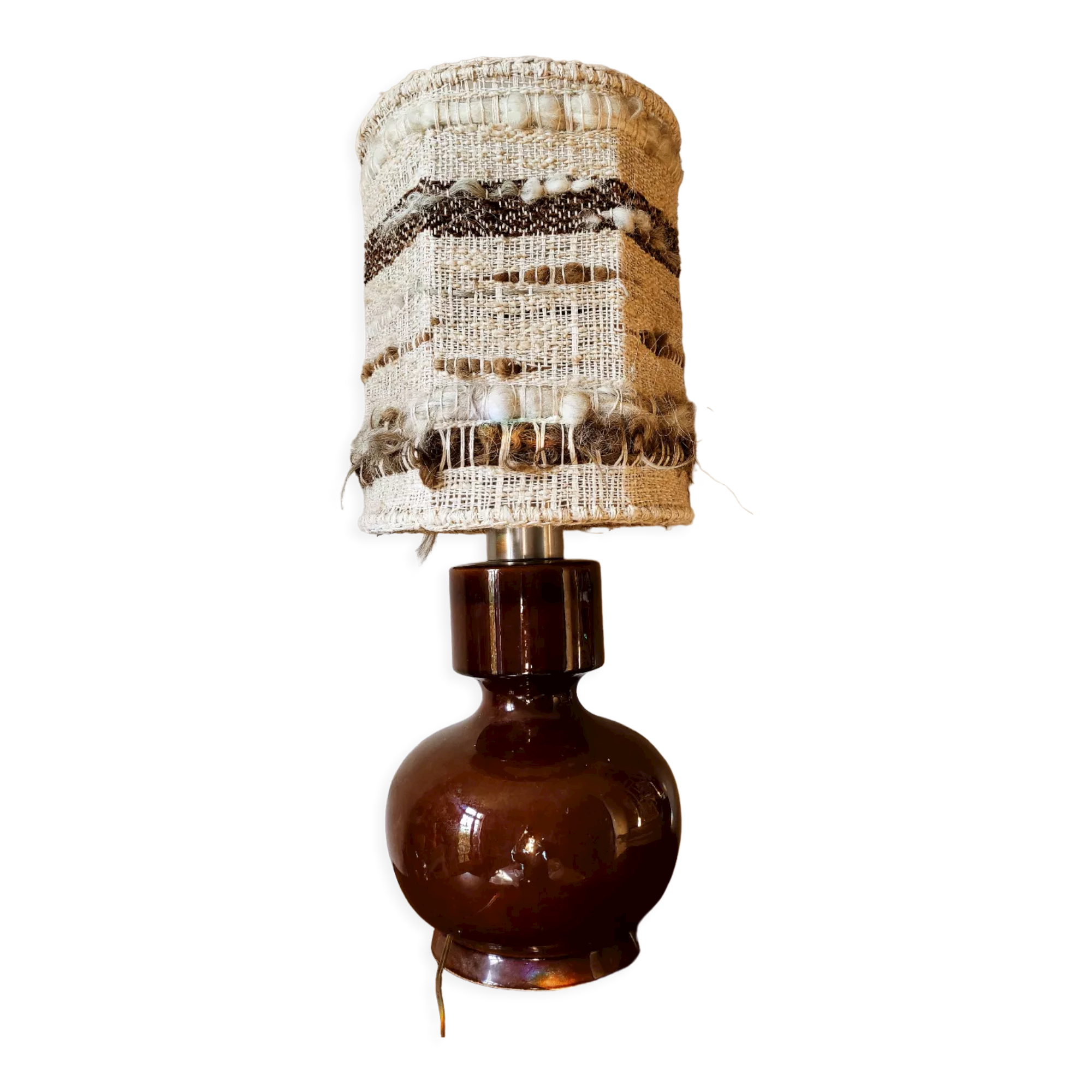 Ceramic lamp and its woven wool lampshade