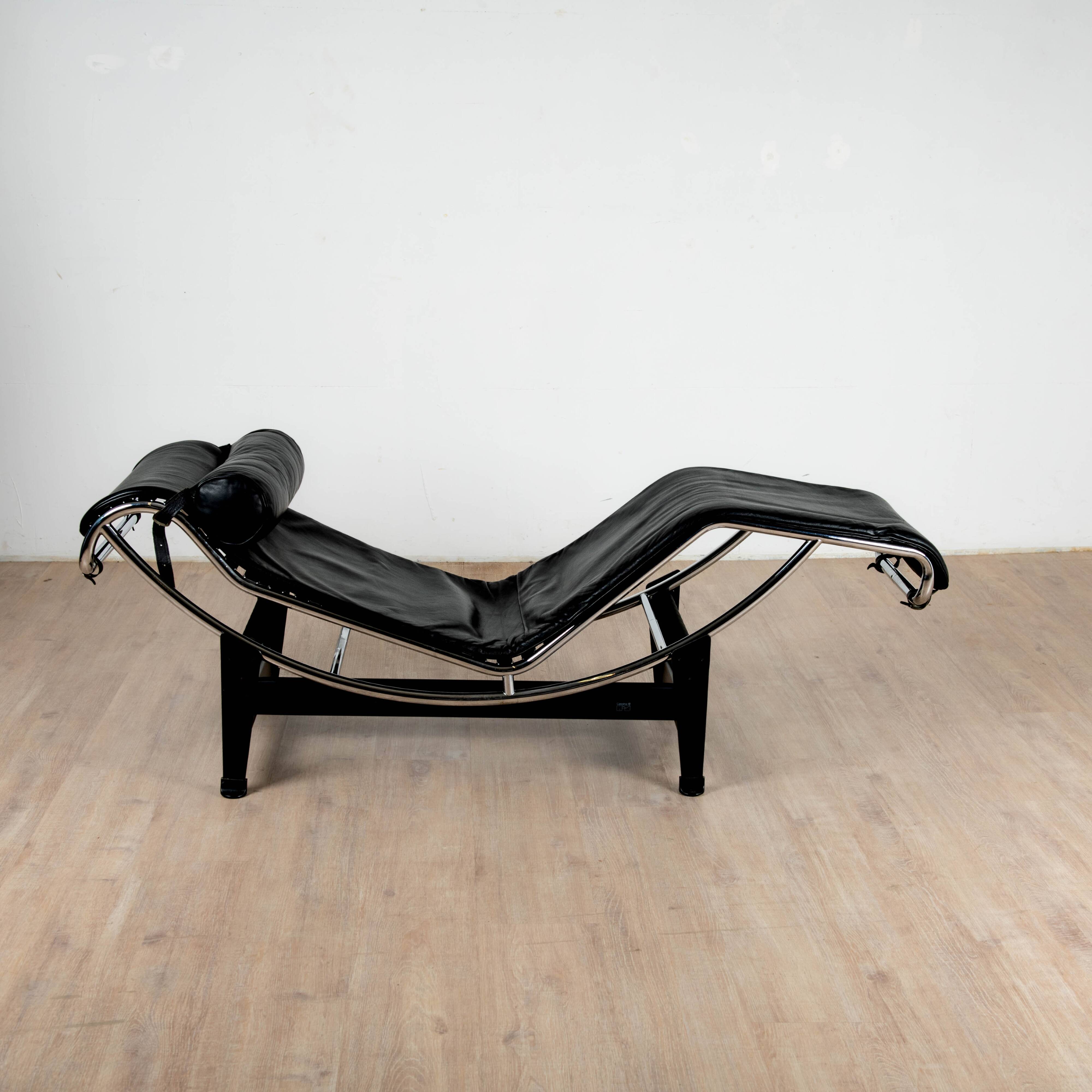 "LC4" lounge chair, Le Corbusier, Pierre Jeanneret, Charlotte Perriand, Cassina publishers