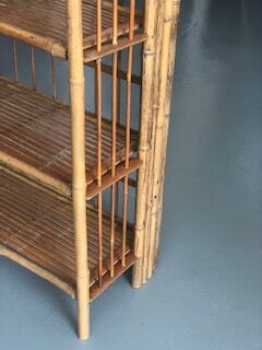 Etagere sur pied  en bambou refendu