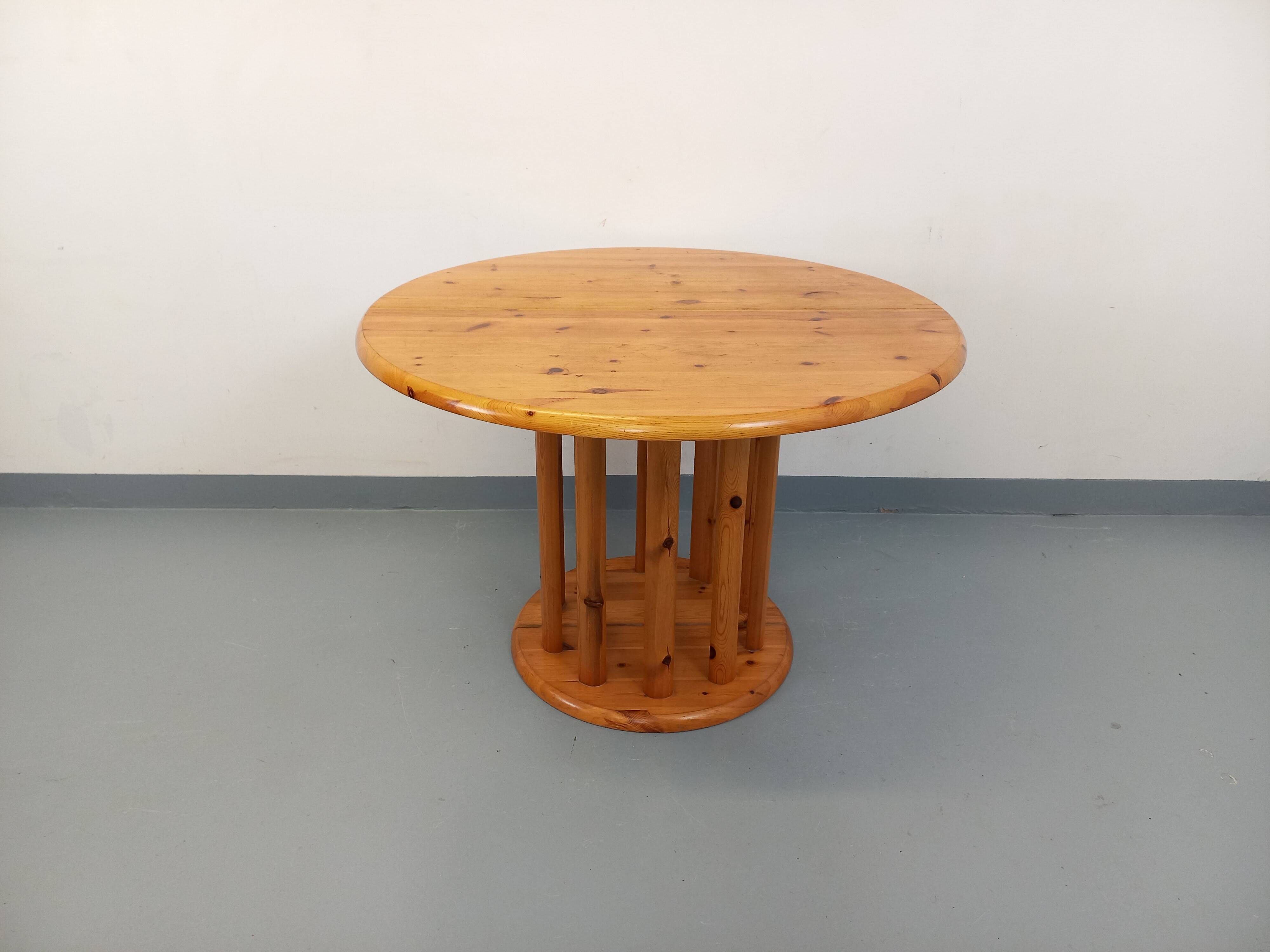 Vintage Scandinavian round dining table Rainer Daumiller in pine.