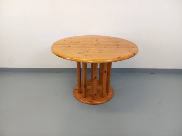 Table à manger ronde scandinave vintage style Rainer Daumiller en pin