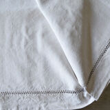 Drap ancien en lin brodé