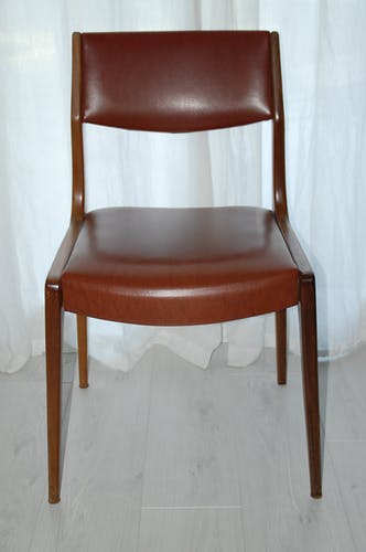 Suite de 4 chaises scandinaves des années 60