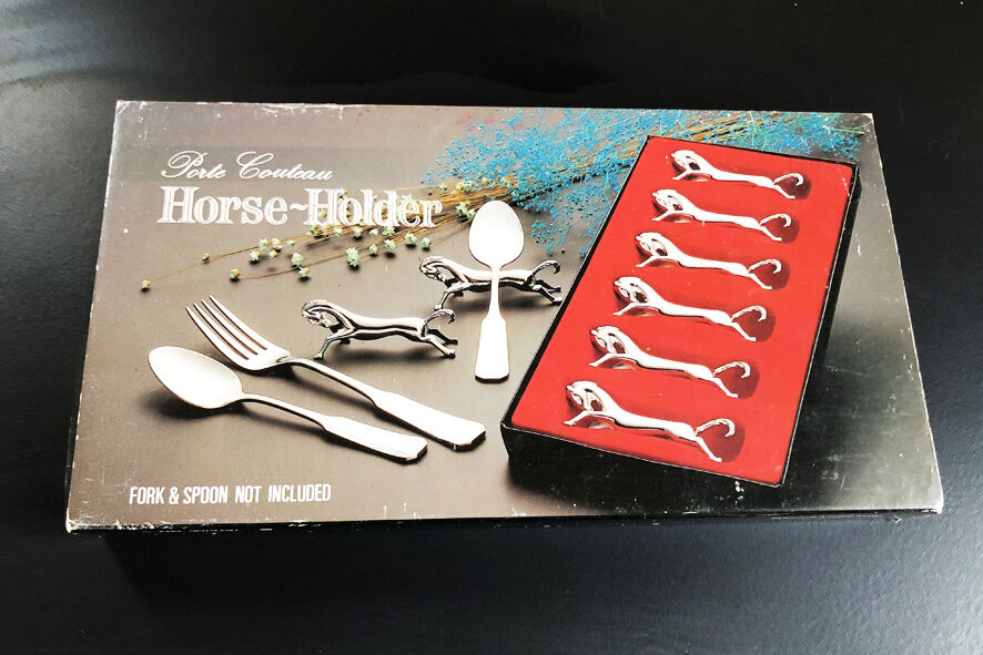 6 metal horse knife holders
