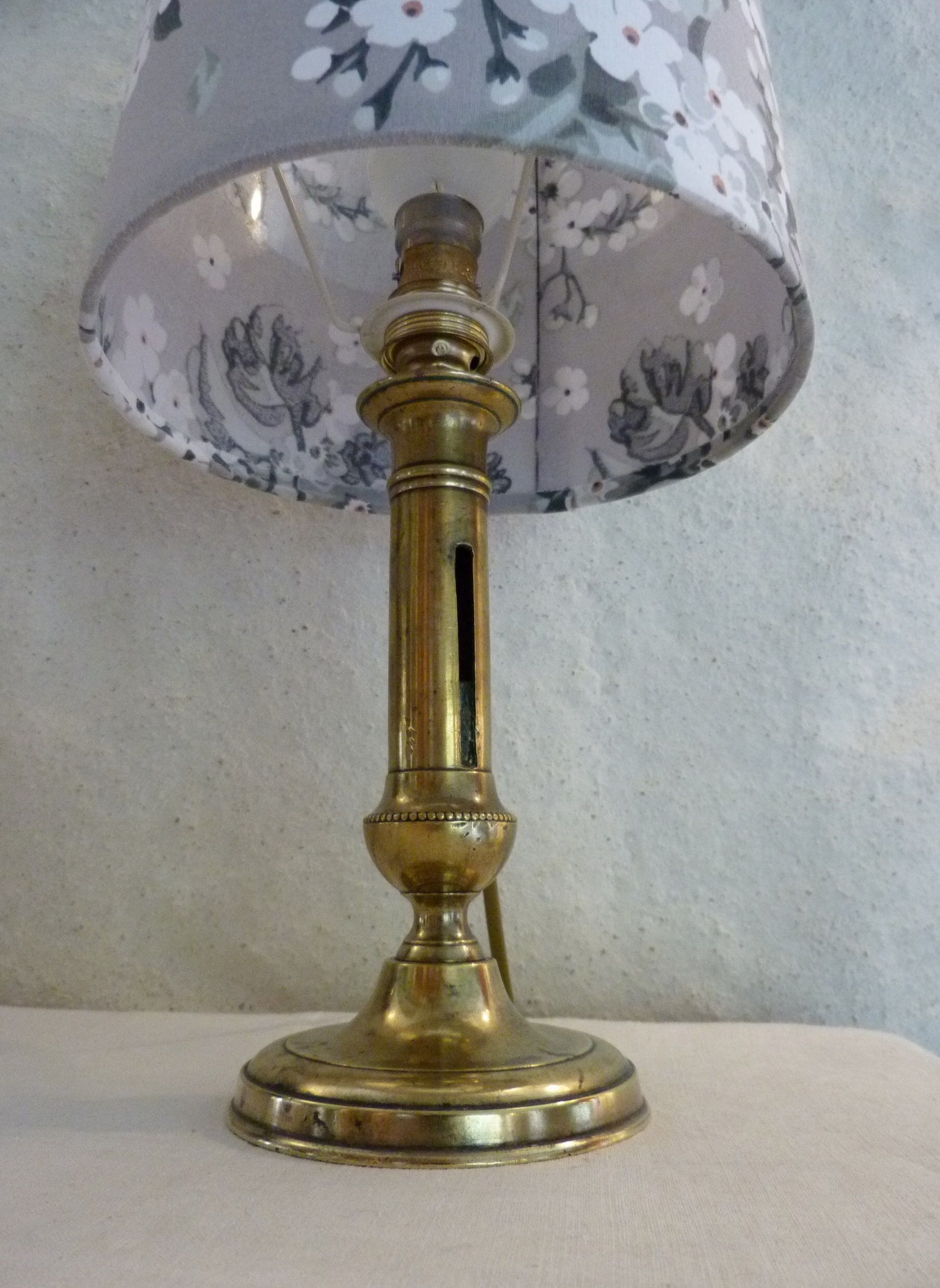 Candle holder lamp