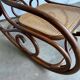 Fauteuil à bascule vintage en rotin