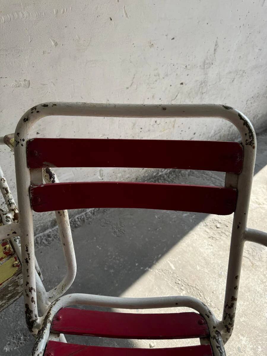 Vintage white metal and lacquered wood garden chairs from the 1970s — set of 3, multicoloured slats.