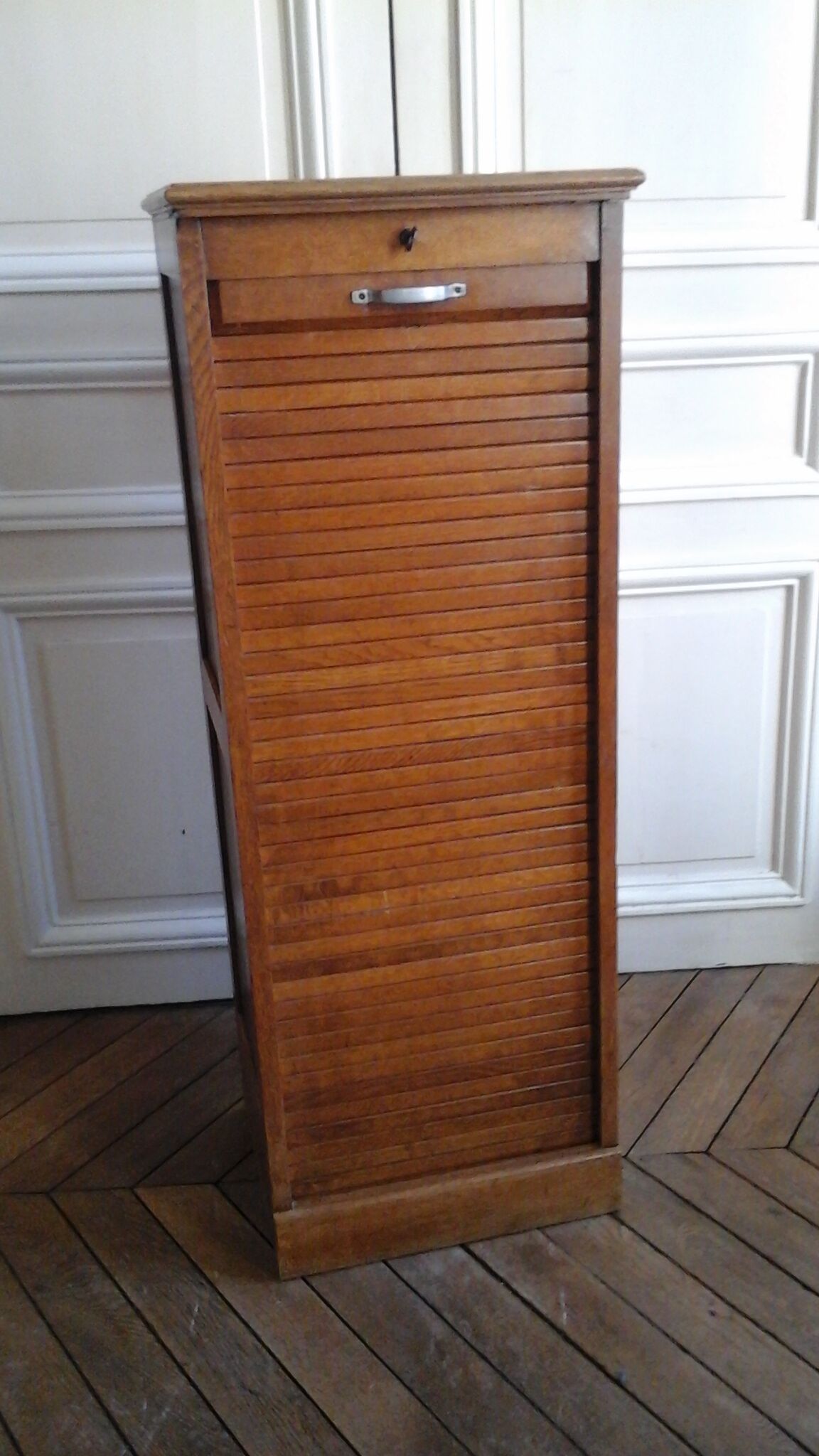 Old oak curtain binder