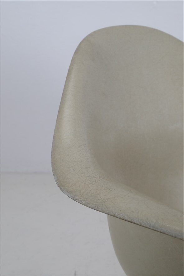 Rare Herman Miller / Charles & Ray Eames “LAR” fiberglass armchair on “Cat’s Cradle Base” / 1950s-1960s