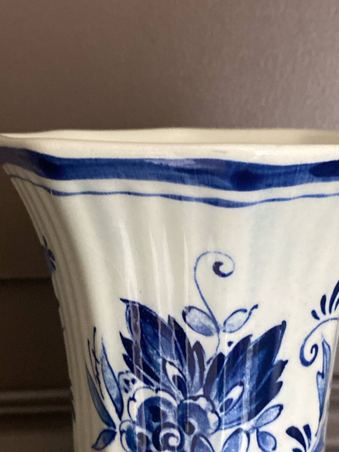 Vintage blue Delfts vase