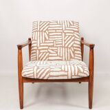 Fauteuil Jacquard Coral Vintage par Edmund Homa GFM 64, années 1960, Pologne Rénové MCM Design