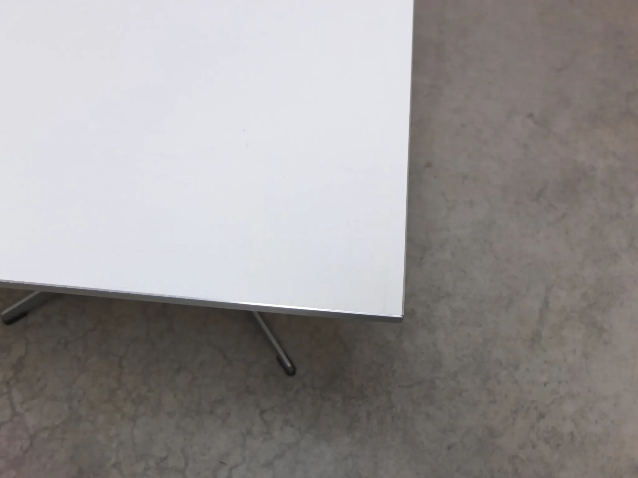 Table carrée ou table basse par Arne Jacobsen pour Fritz Hansen, 1978
