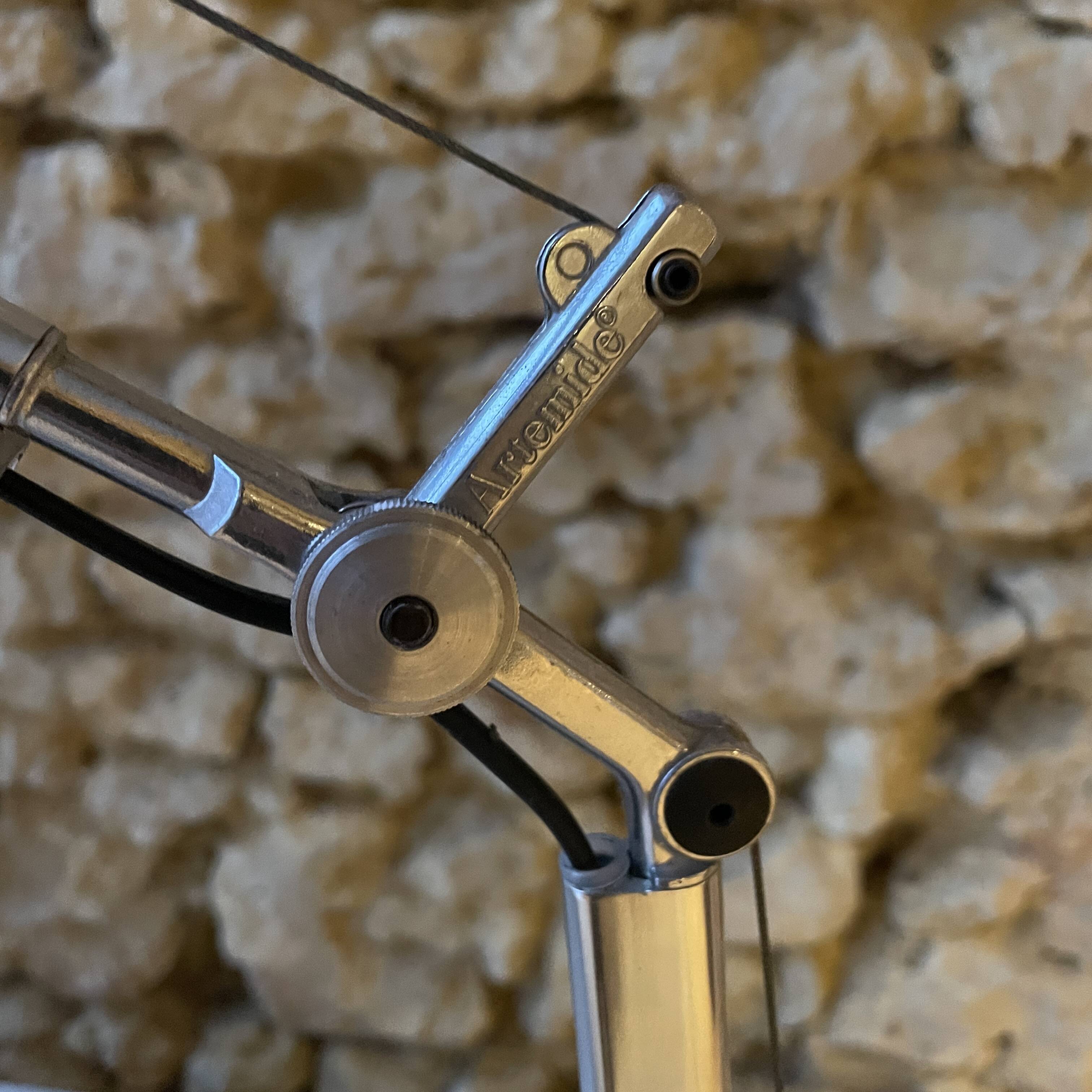 Architect's lamp - Artemide - Tolomeo video