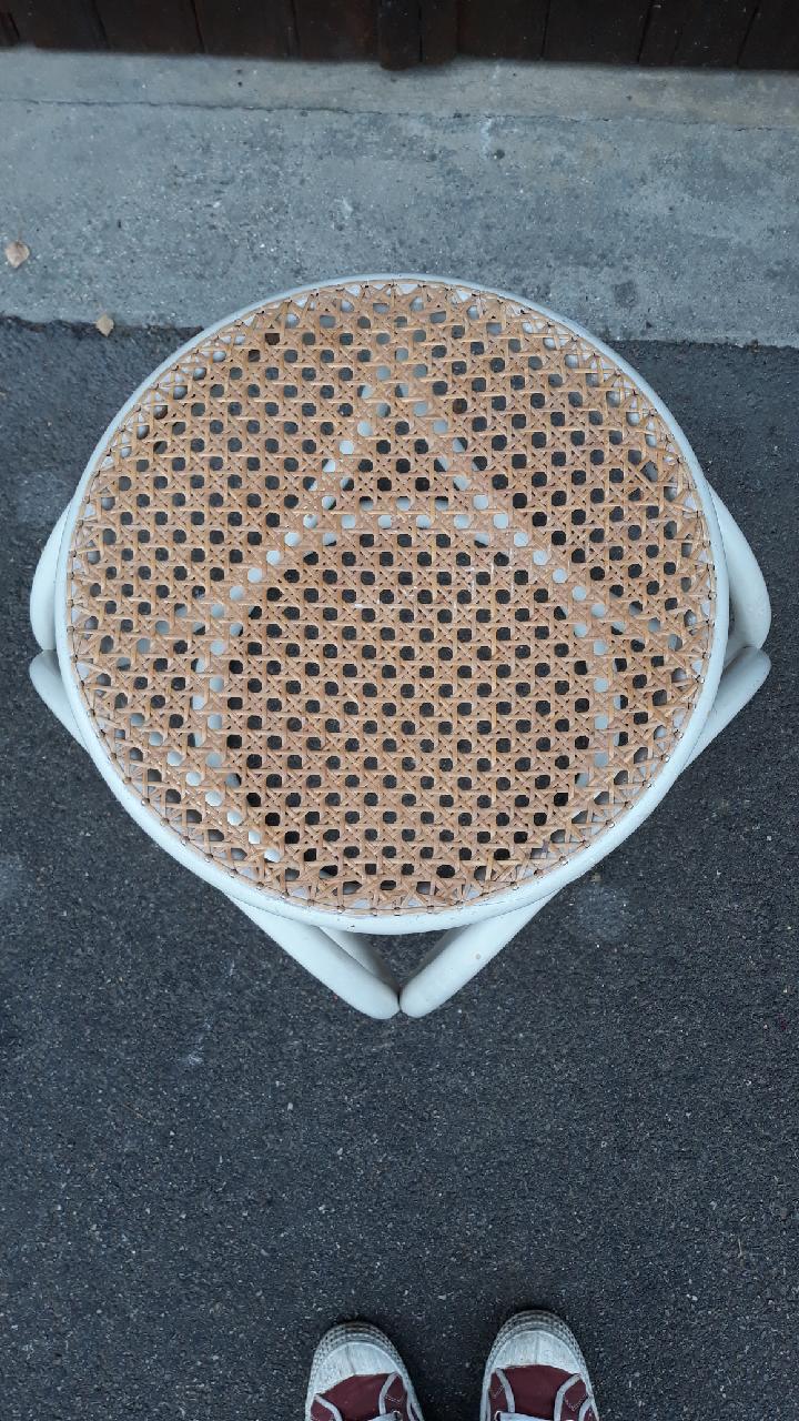Stool in wood and caning