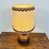 Vintage 70s table lamp – Sculpted ceramic with original shade
