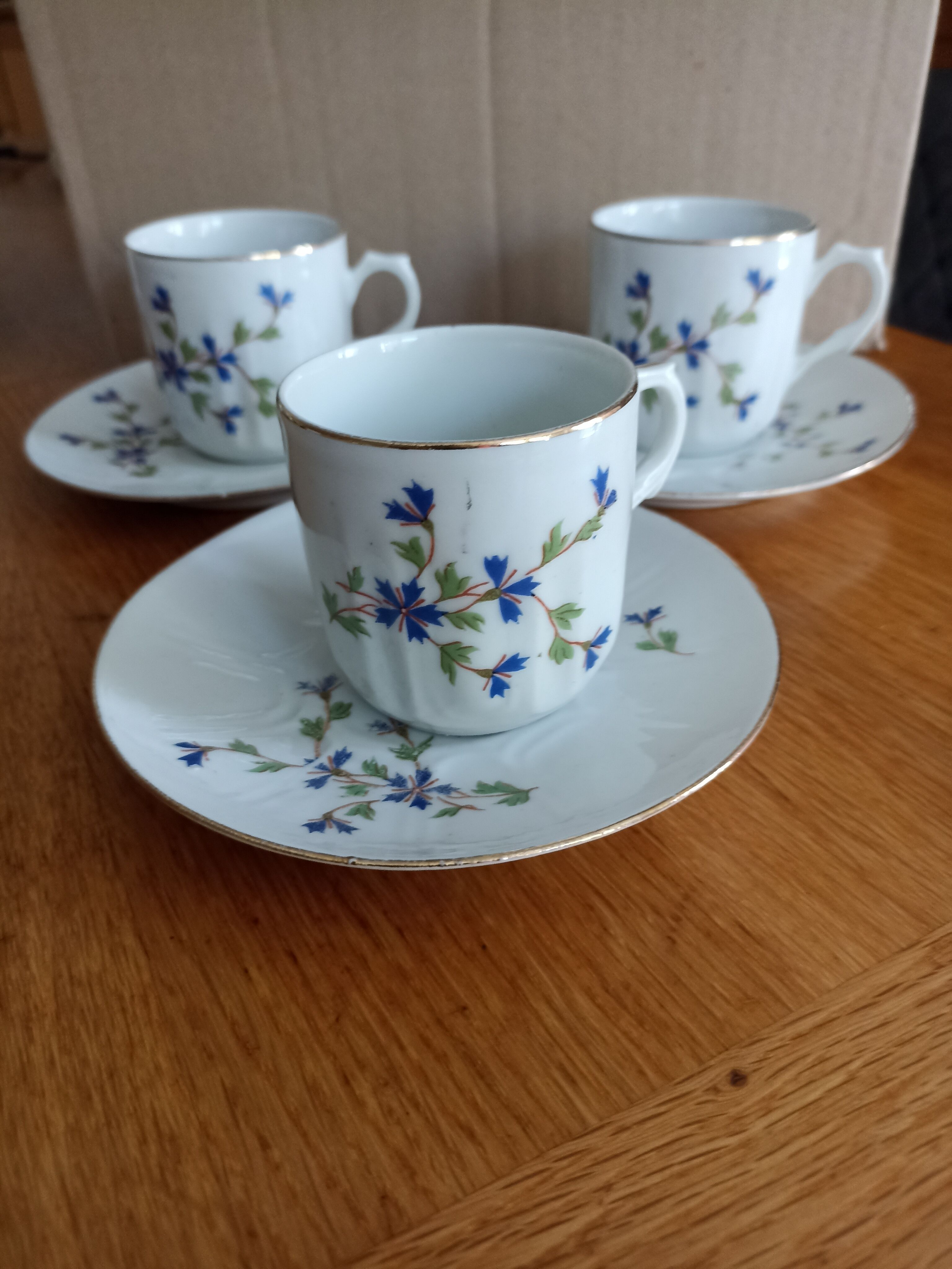 Trio cups and saucers