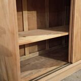 Meuble de métier à portes coulissantes