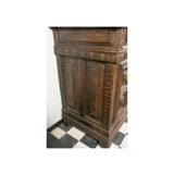 Meuble buffet du 17ème siècle noyer sculpté grande décoration