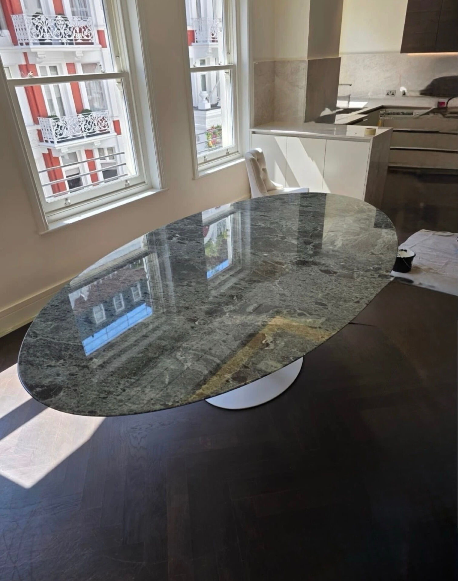 Table ovale Knoll Eero Saarinen