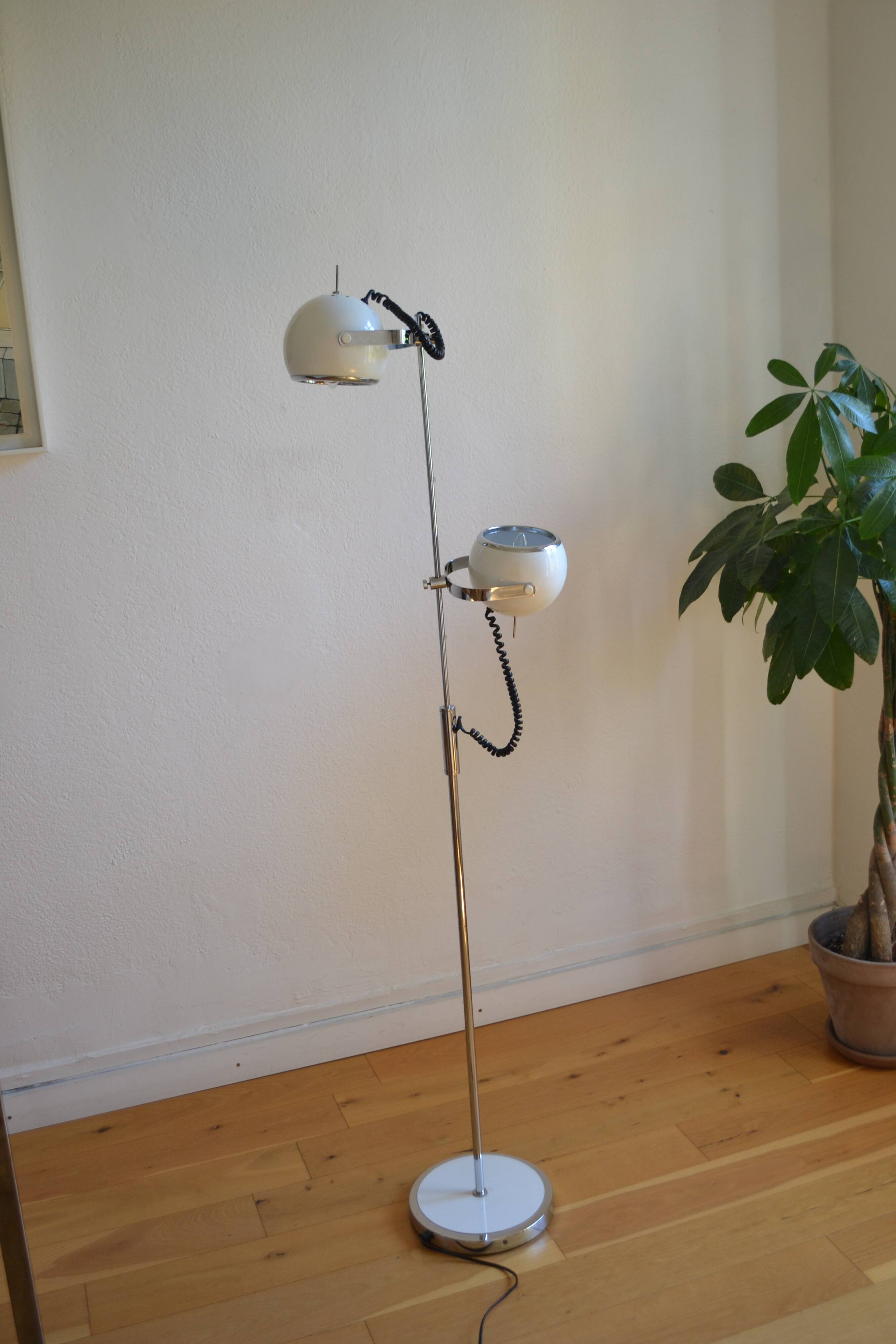 Vintage 1980 Eye Ball Reading Floor Lamp *** cult object of the 80s ***