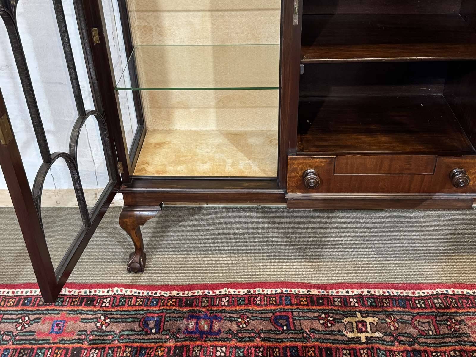 Vitrine Anglaise Chippendale 3 portes début XXème en acajou
