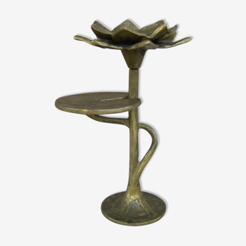 Water lily candle holder