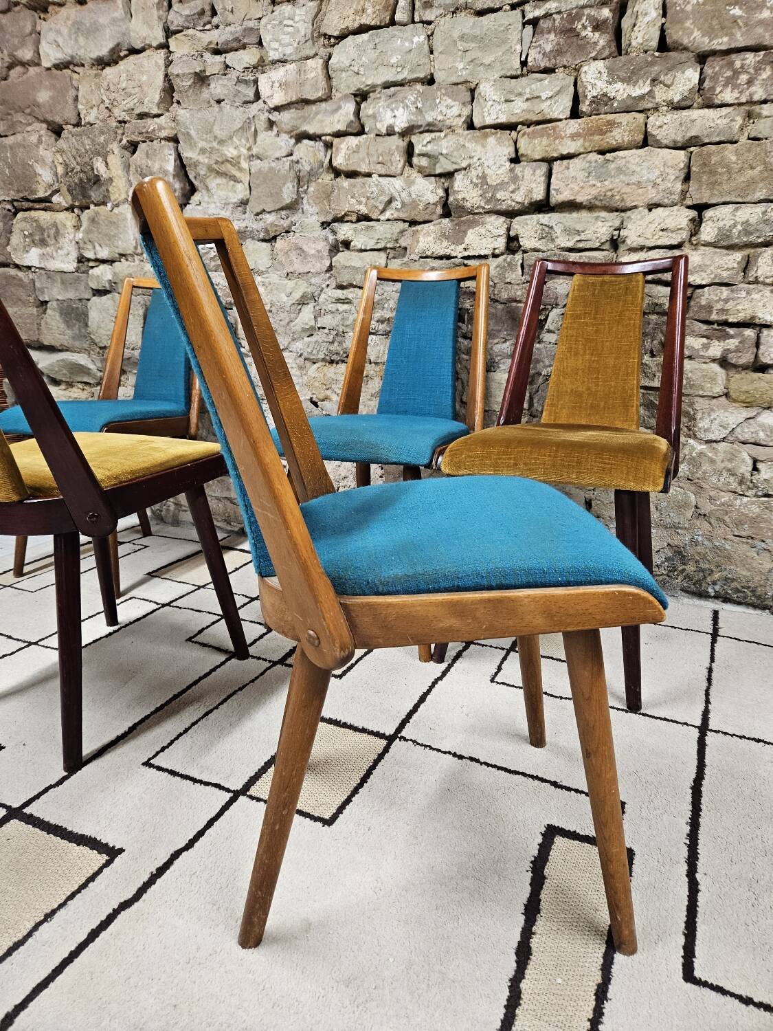 Set of 5 vintage spindle foot bistro chairs 1960"