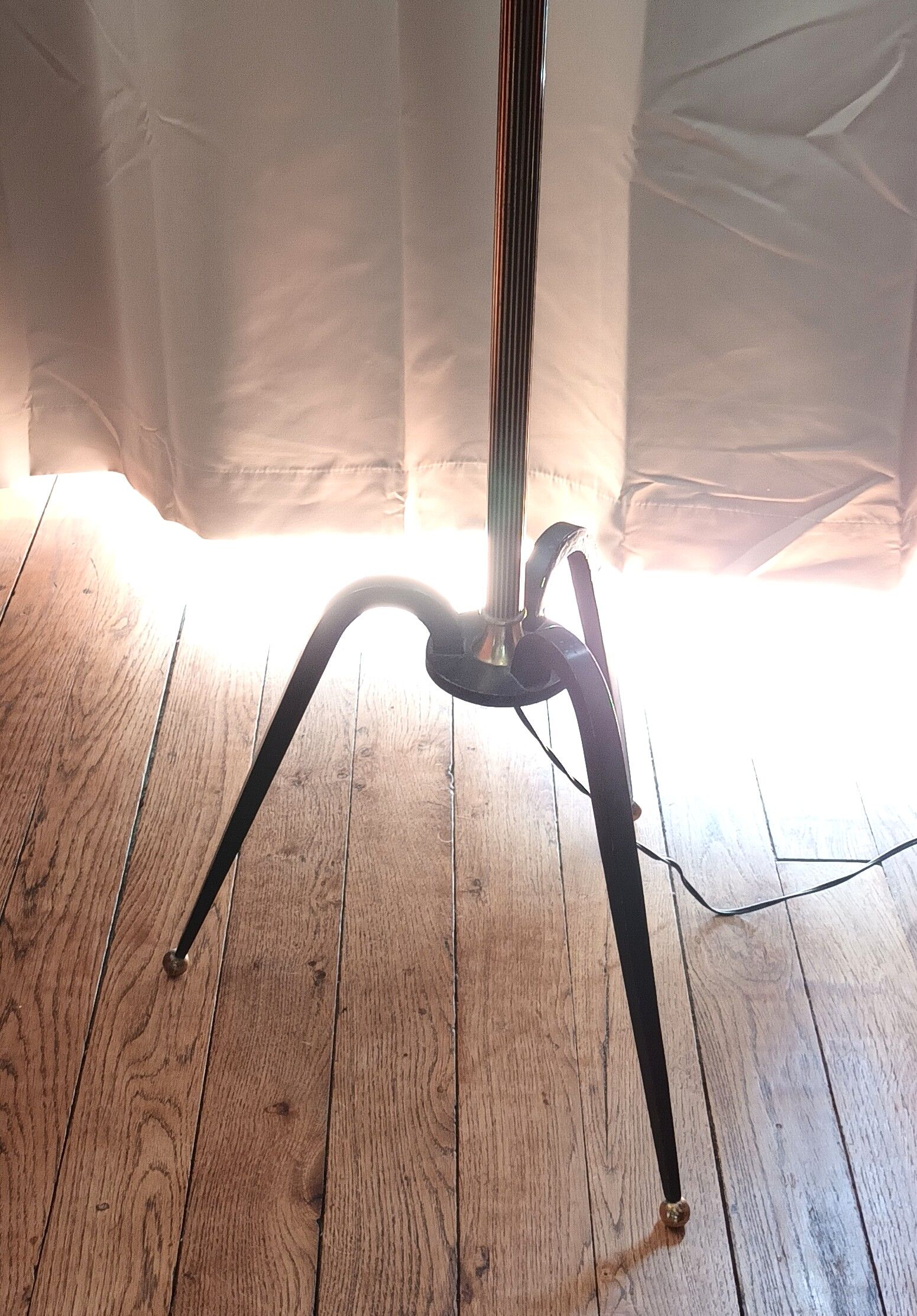 Reading floor lamp from the Arlus house from the 1950s.