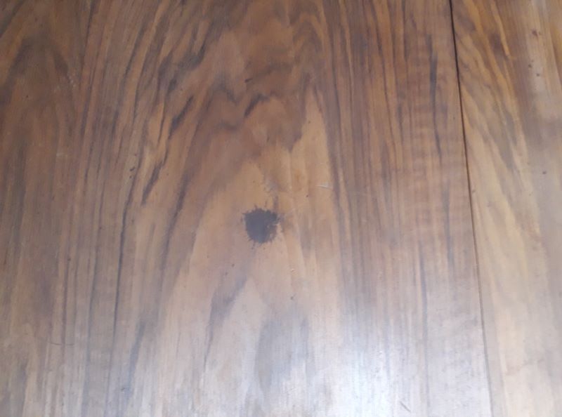 Minister's desk in walnut with drawers