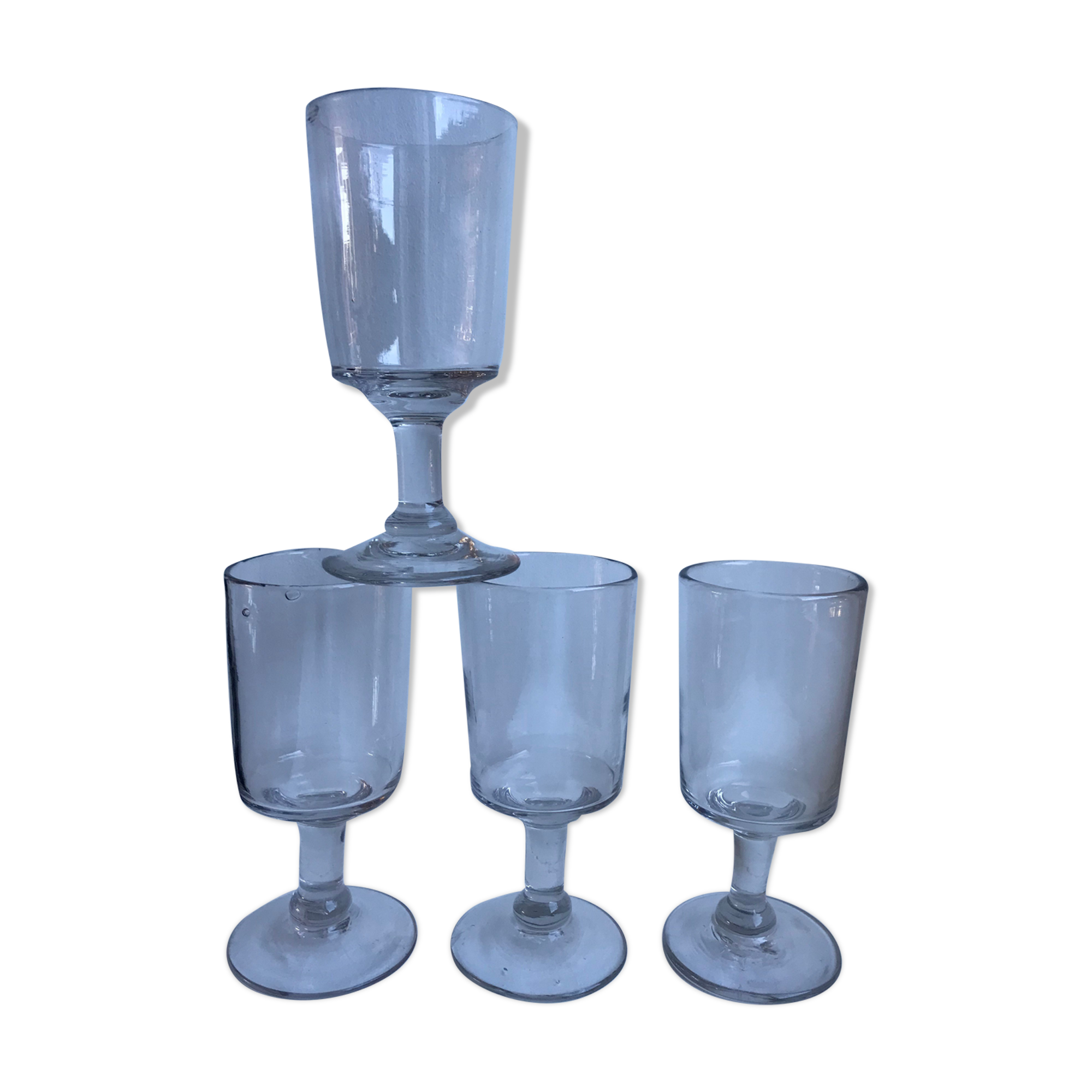 Set of 4 wine glasses in blown glass late nineteenth