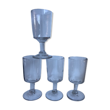Lot de 4 verres à vin en verre soufflé fin XIXème