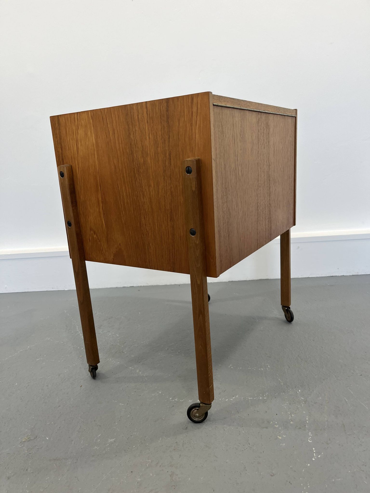 Travailleuse en bois collection de cornes années 1960 scandinaves