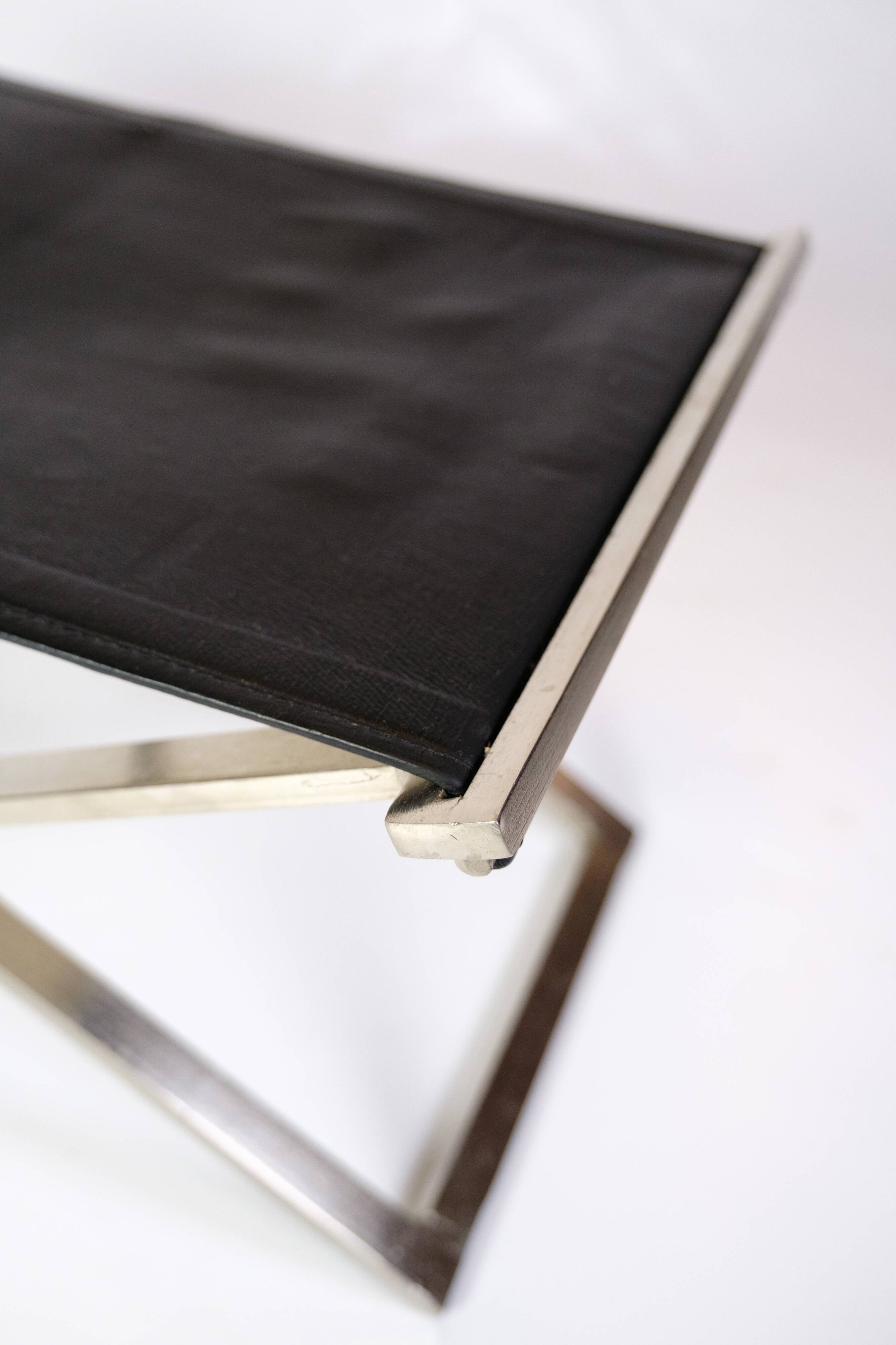 Tabouret en acier brossé et cuir noir par Michael Christensen