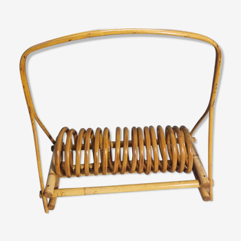 Magazine holder has 45 rounds of rattan disc