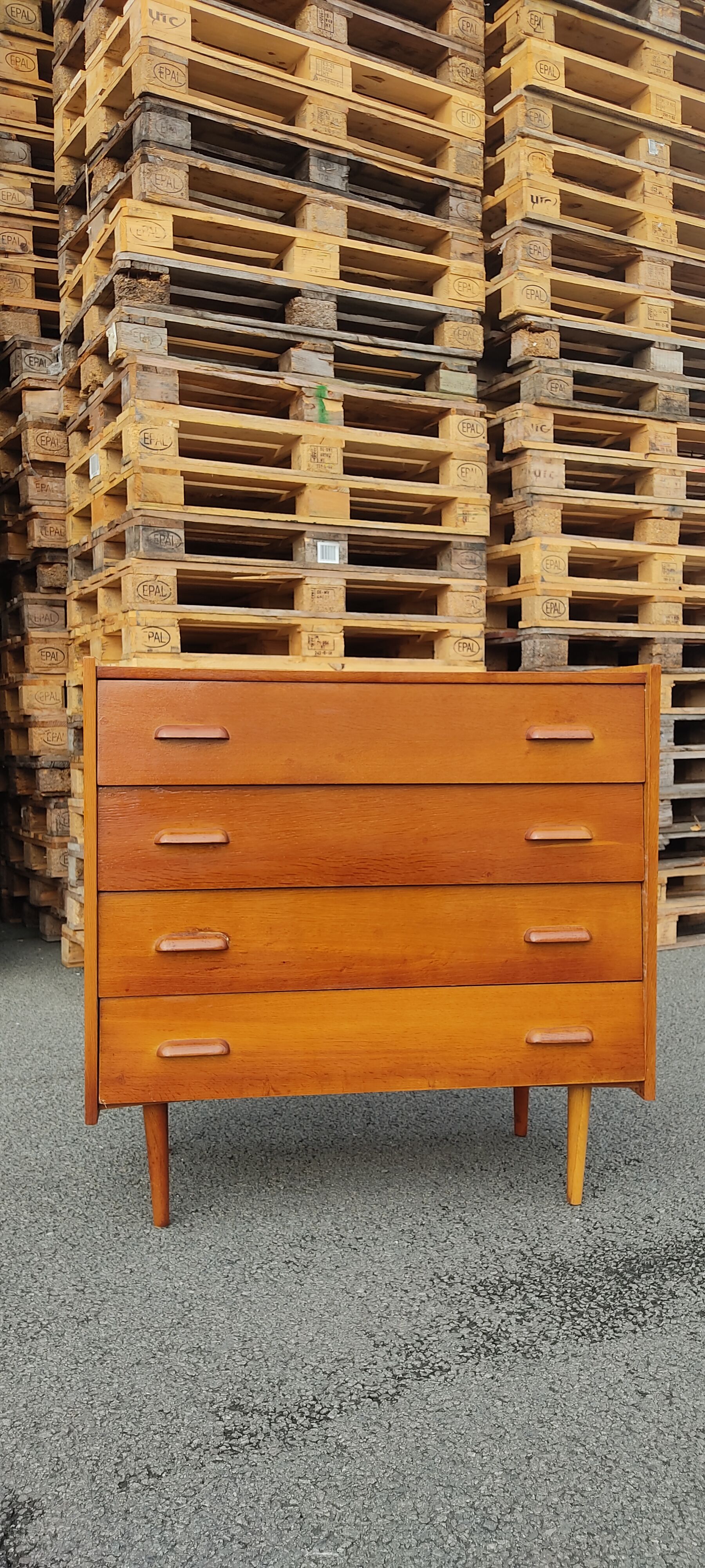 Vintage chest of drawers