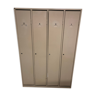 Metal locker