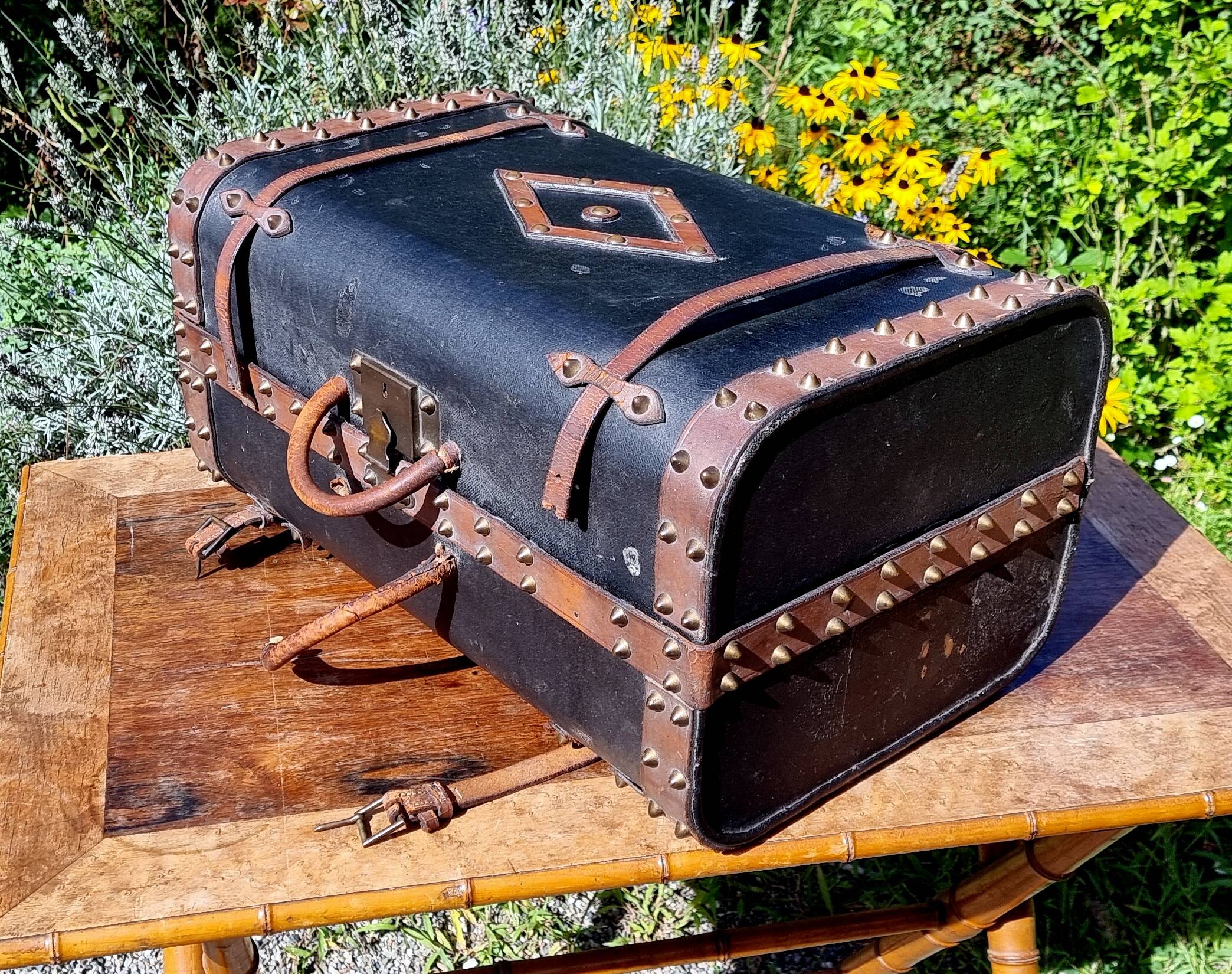 Malle de voyage bois, cuir et pégamoïd début XXe