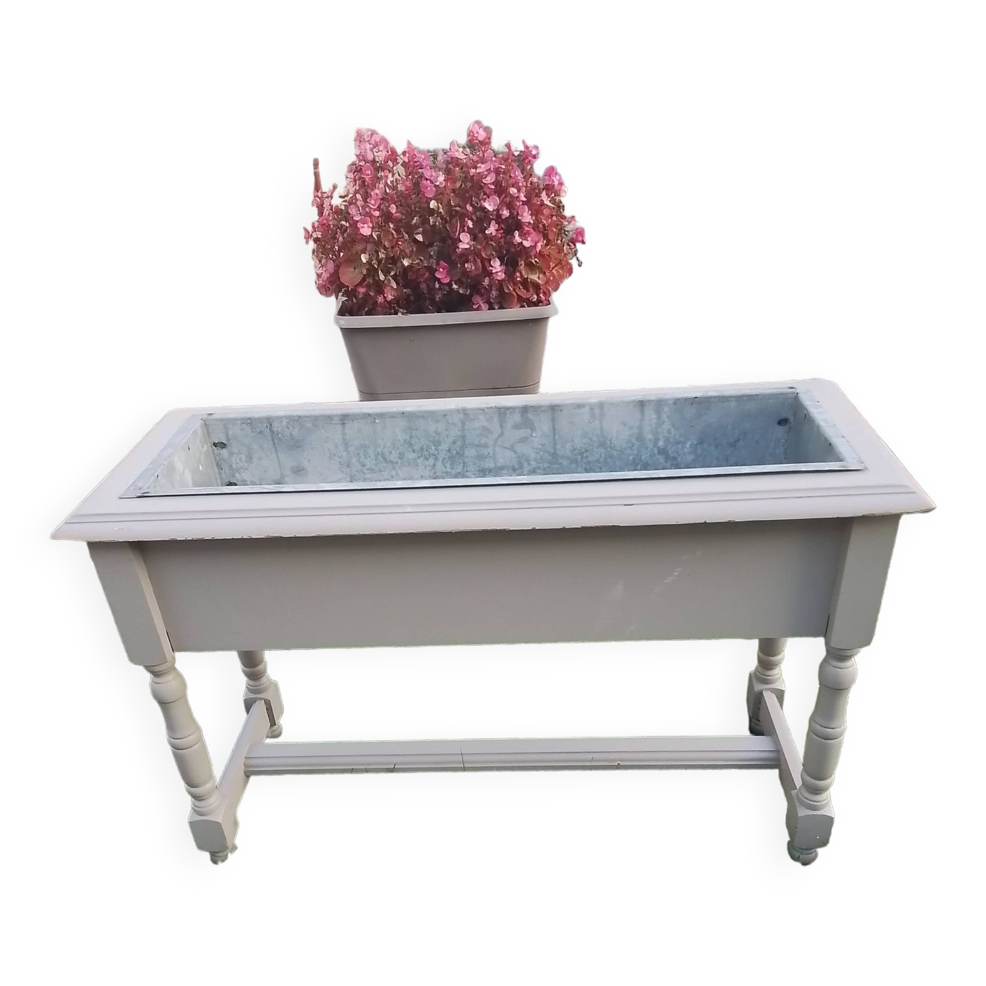 Removable galvanized interior gray wood planter