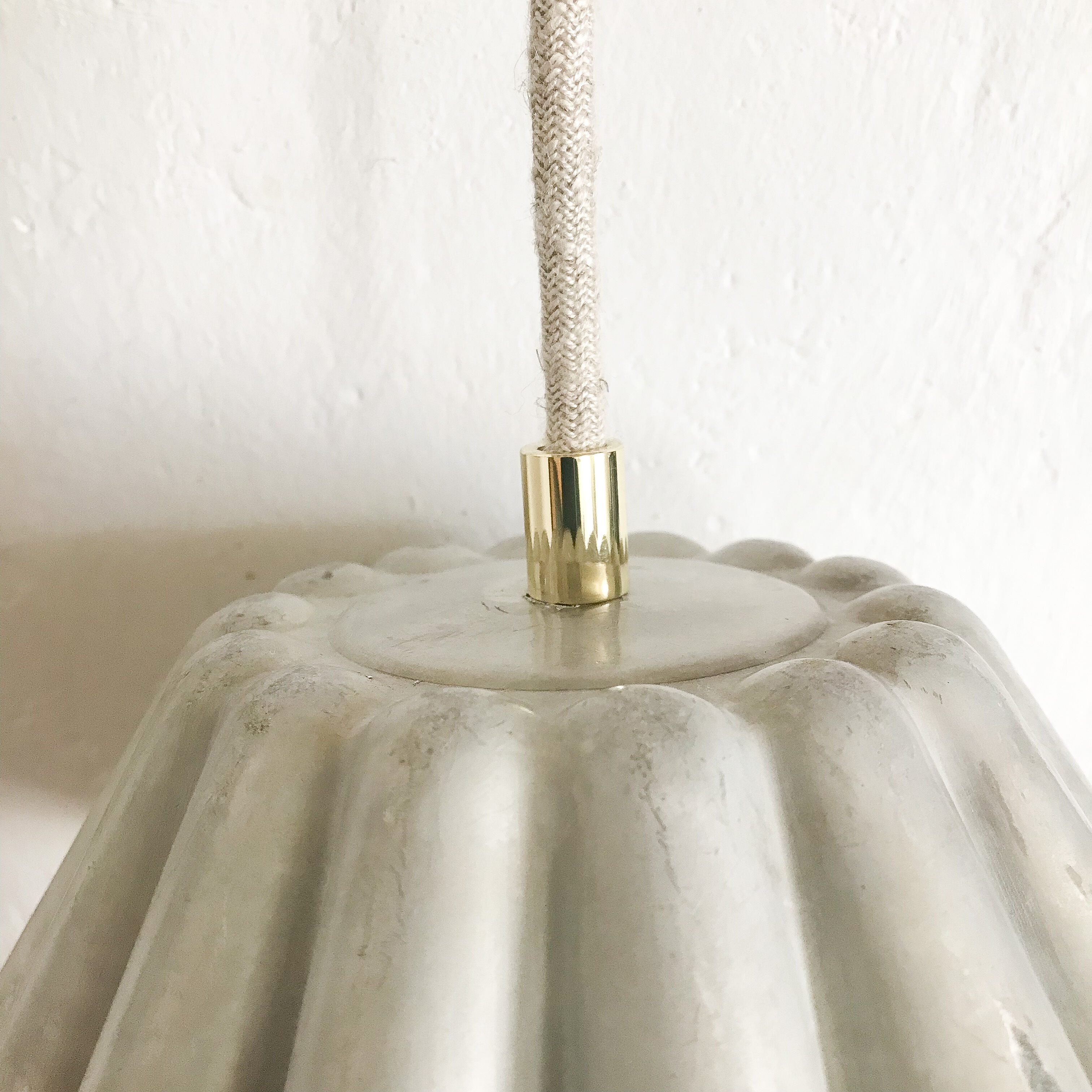 Vintage tin pendant lamp