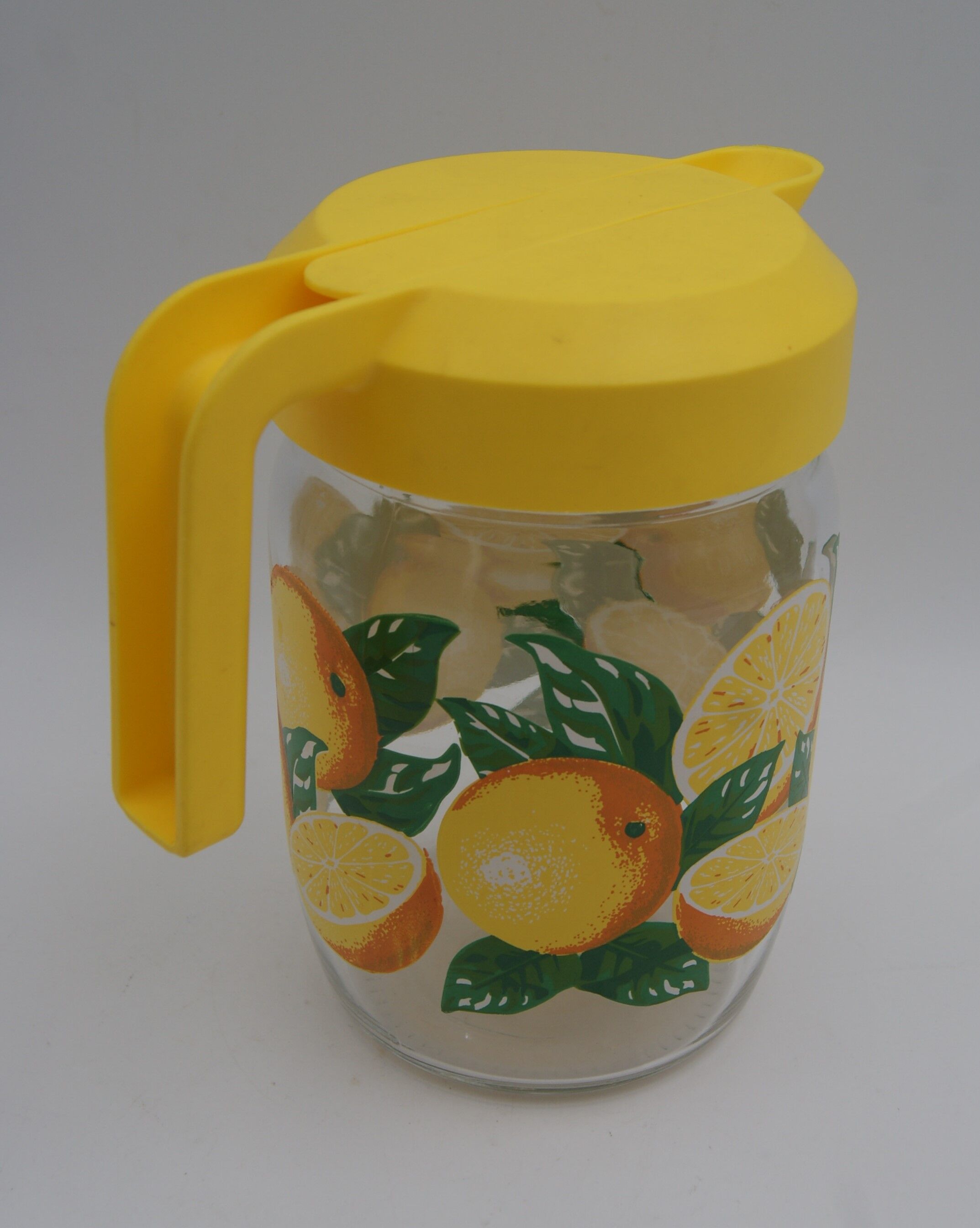 Carafe en verre citrons vintage