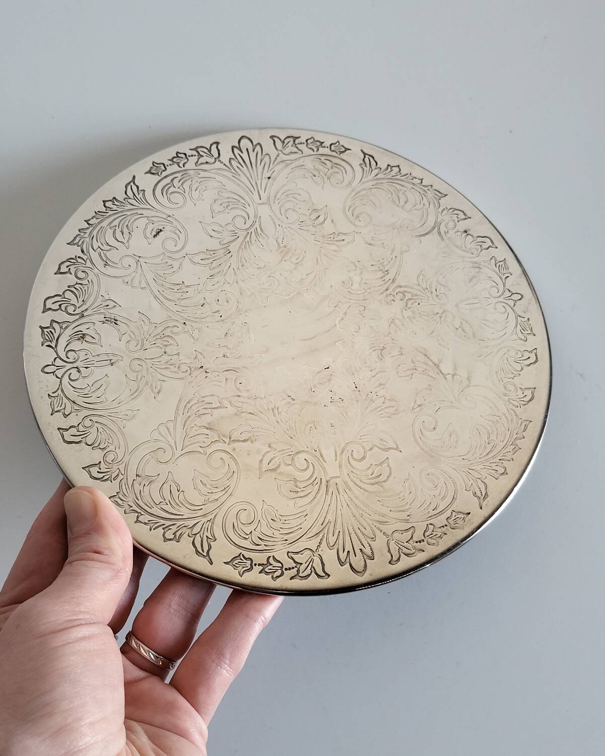 Silver-plated metal trivet English