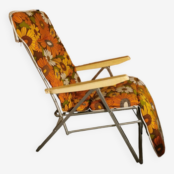 Vintage lounge chair