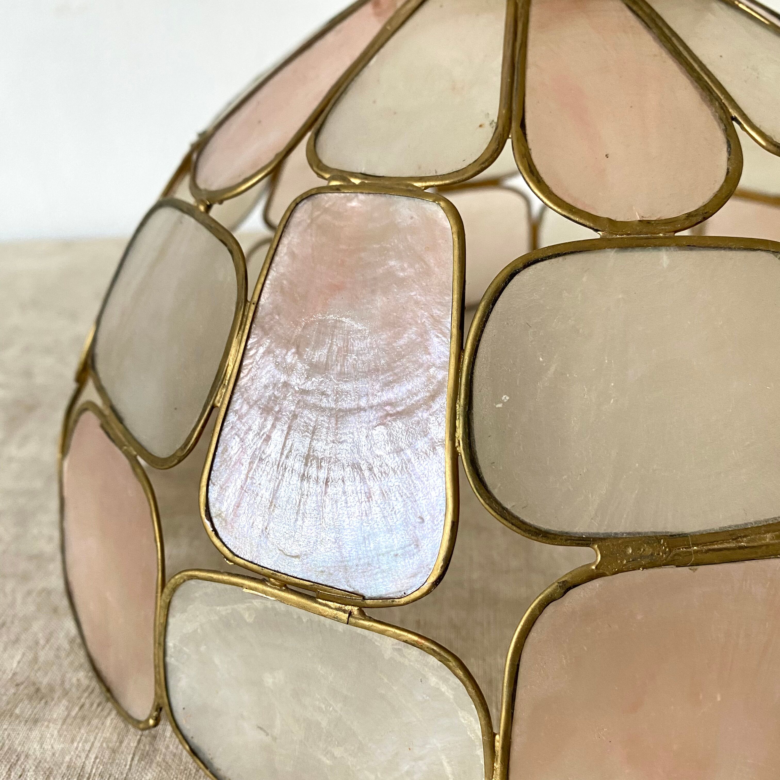 Abat jour to hang in mother-of-pearl and brass