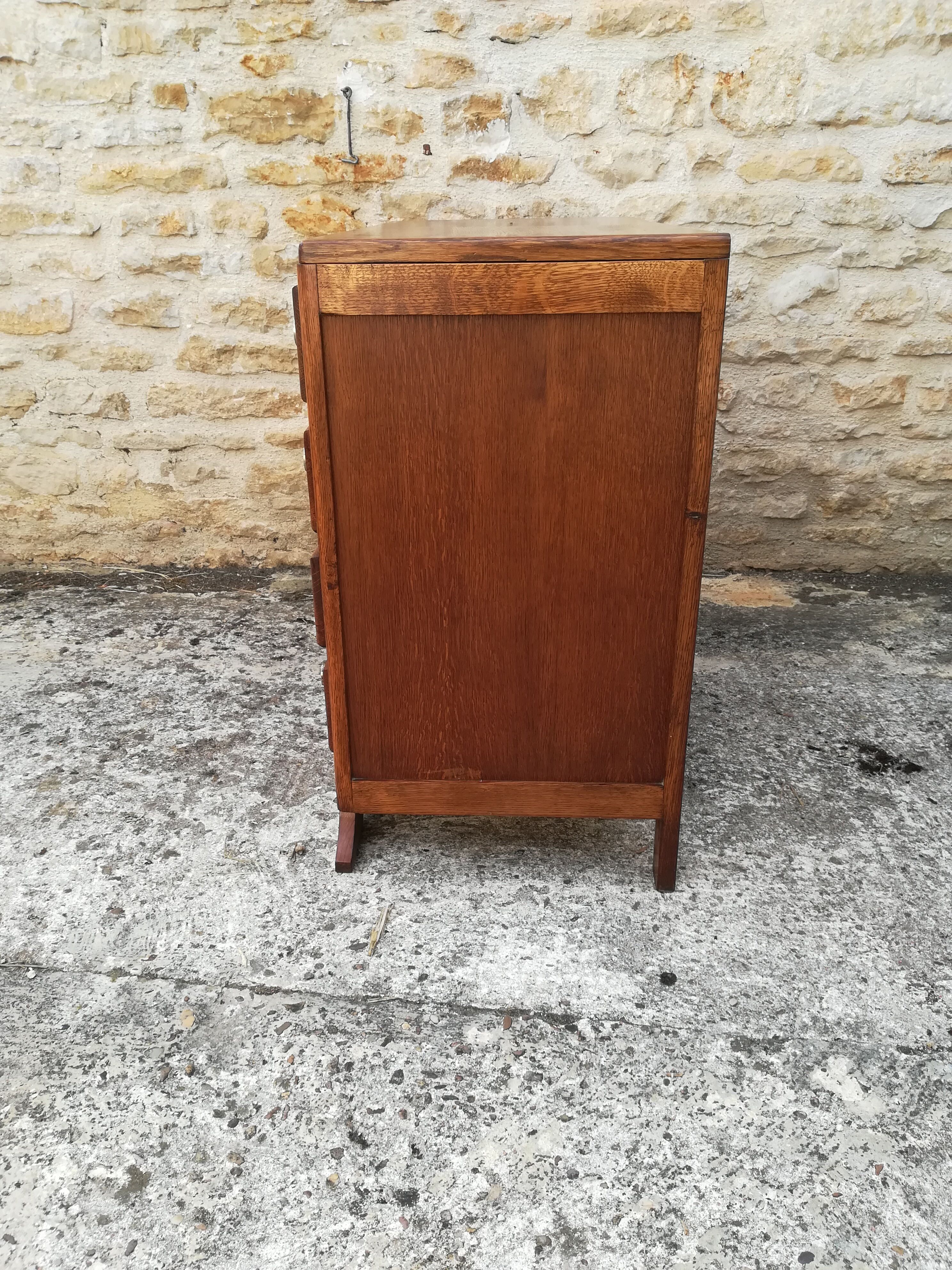 Vintage oak chest of drawers