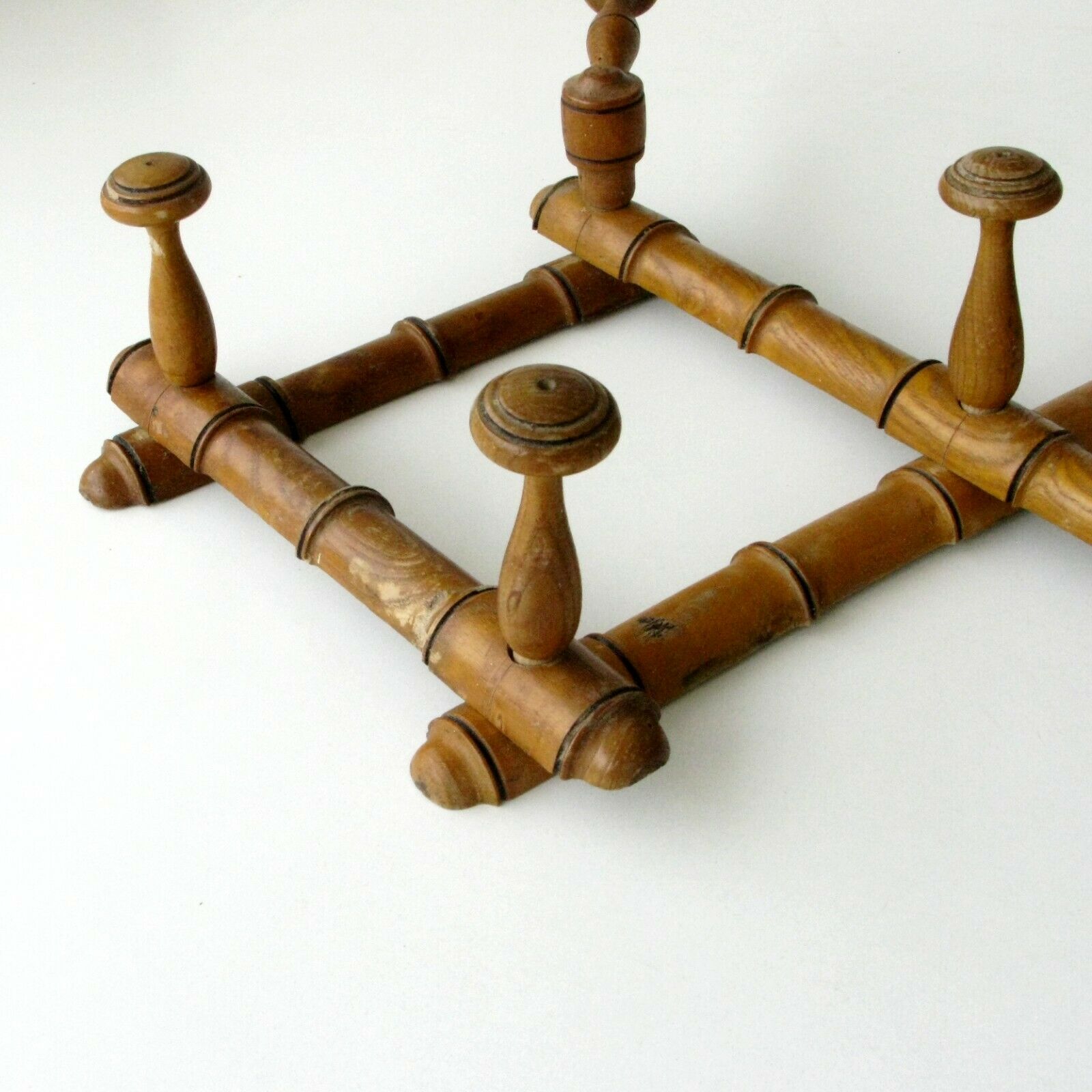 Wooden coat and wall hat - Pable accordion