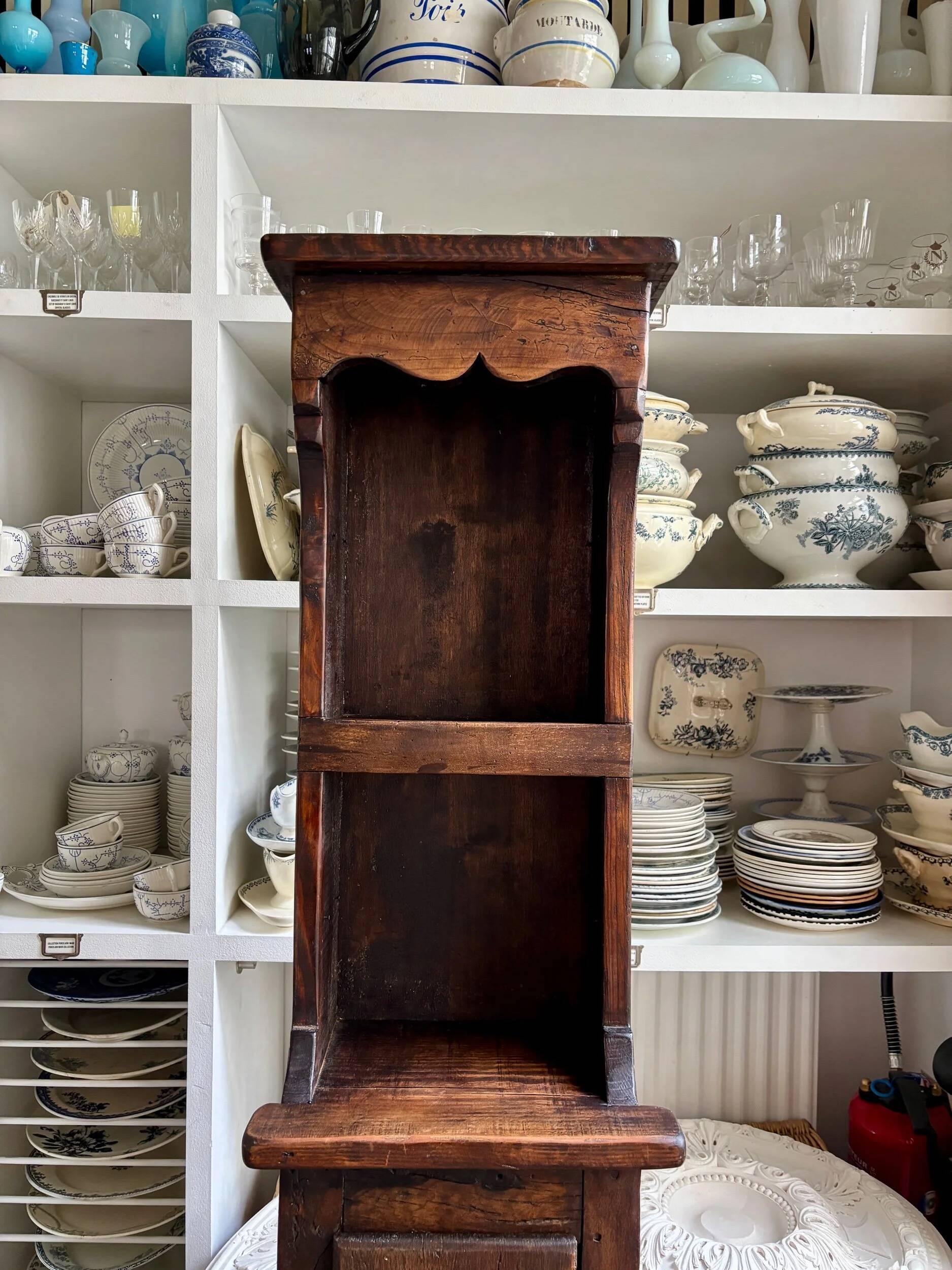 Meuble de rangement en bois foncé - XVIIIème
